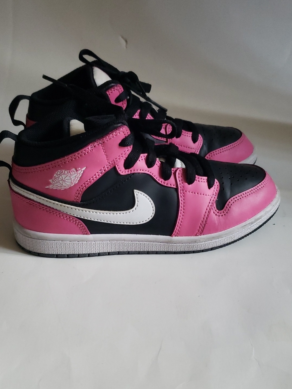 Air Jordan 1 Mid Pinksicle Black Pink White 640737-002 Youth 2.5Y
